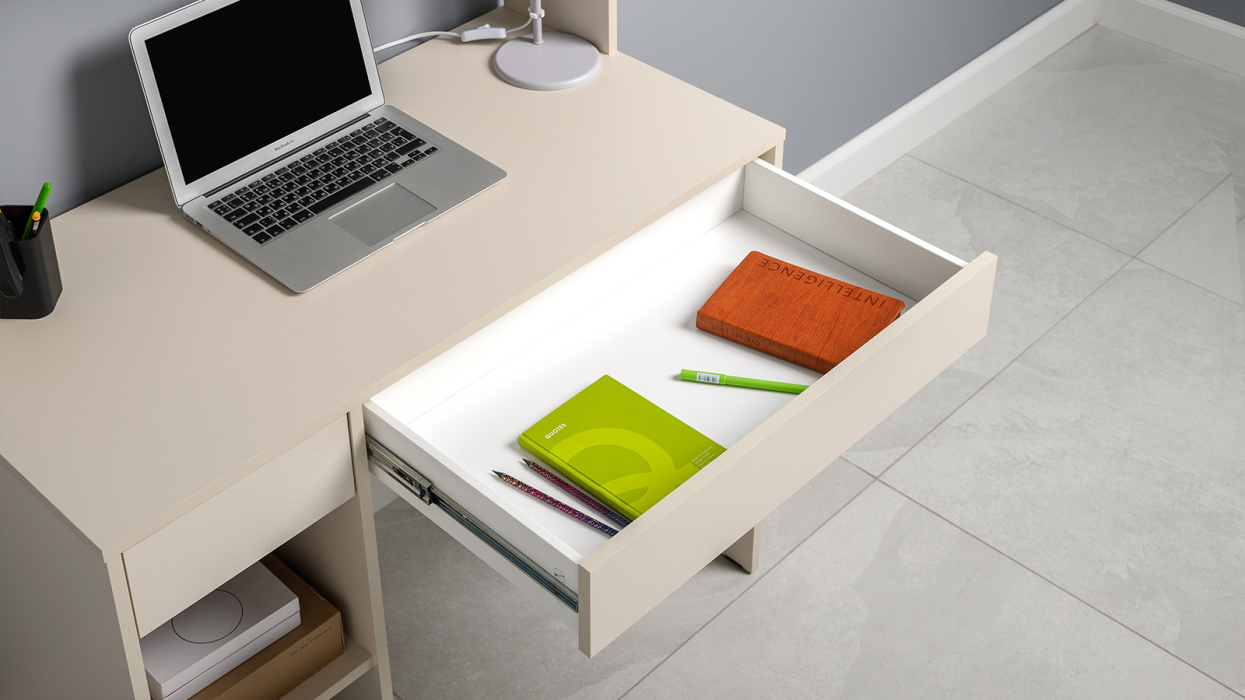 Прямые компьютерные столы, Стол компьютерный Комфорт 12.77F