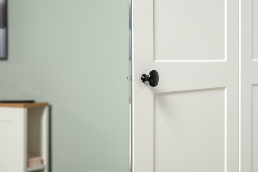 Шкафы распашные, Шкаф для одежды 3-х дверный с зеркалом Остин 13.336.03